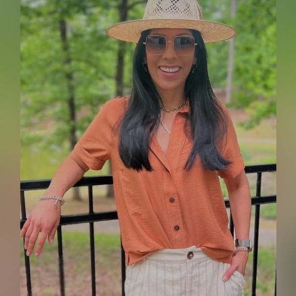 CAbi LaQuinta top in Size Medium - Picture 2 of 6